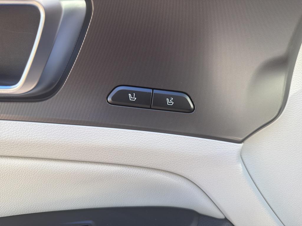 new 2026 Kia Sportage Hybrid car, priced at $40,888