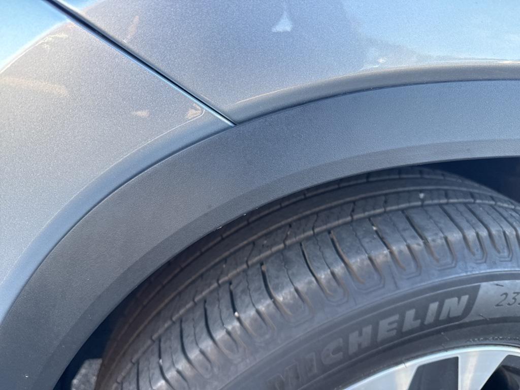 used 2021 Toyota Highlander car, priced at $26,991