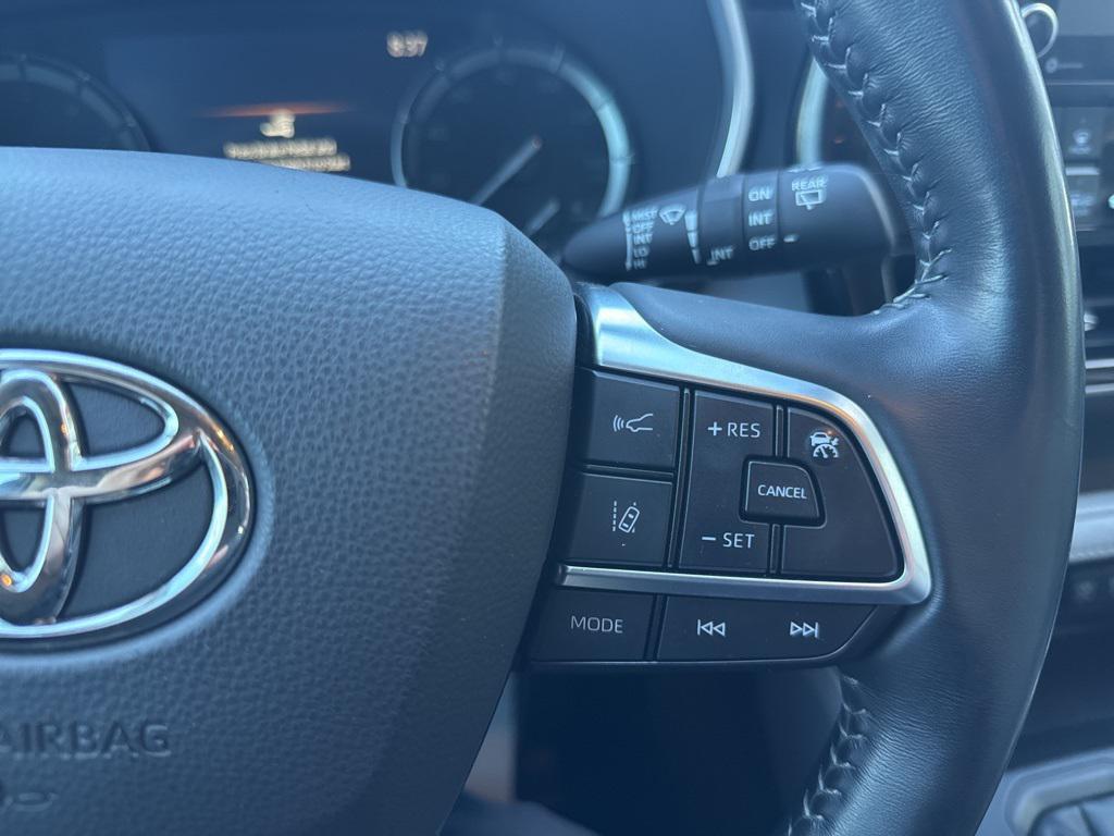 used 2021 Toyota Highlander car, priced at $26,991