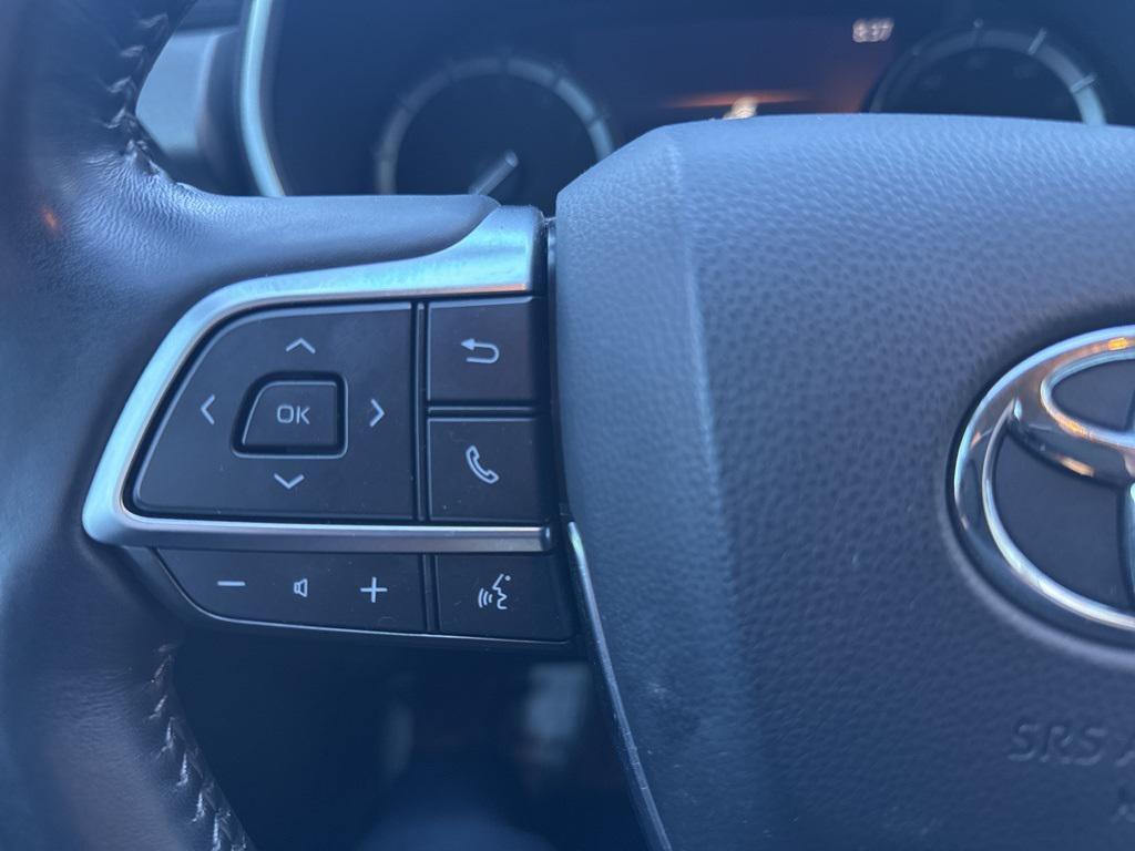 used 2021 Toyota Highlander car, priced at $26,991