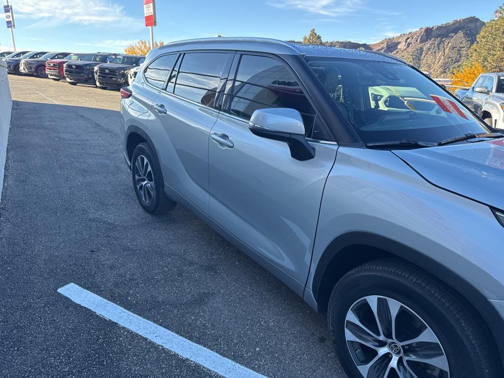 used 2021 Toyota Highlander car, priced at $26,991