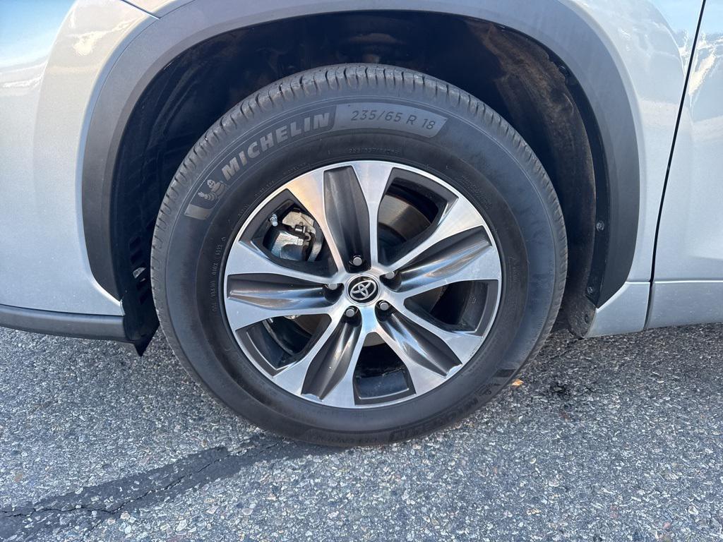 used 2021 Toyota Highlander car, priced at $26,991