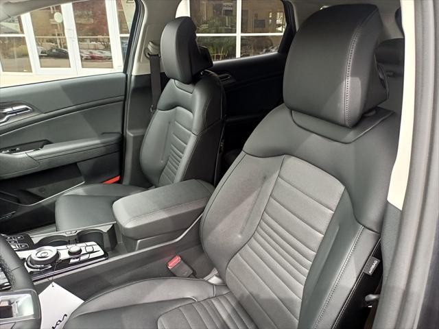 new 2025 Kia Sportage Hybrid car, priced at $39,210