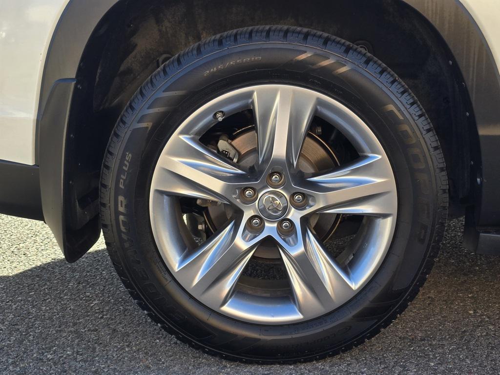 used 2014 Toyota Highlander car, priced at $13,491