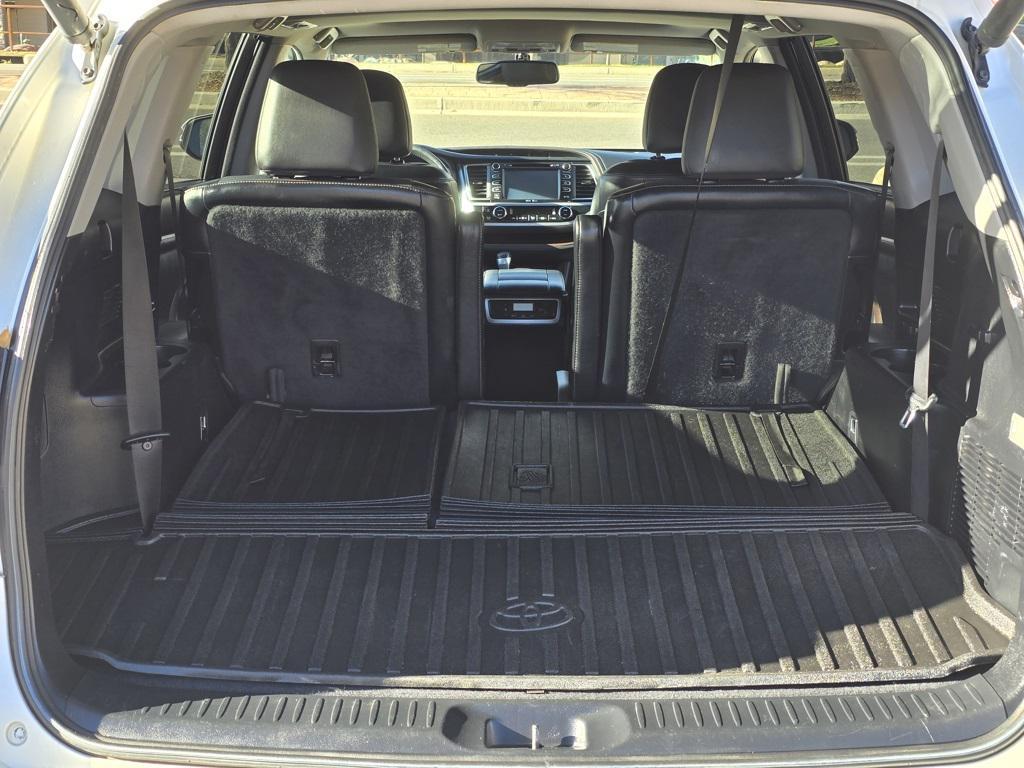 used 2014 Toyota Highlander car, priced at $13,491