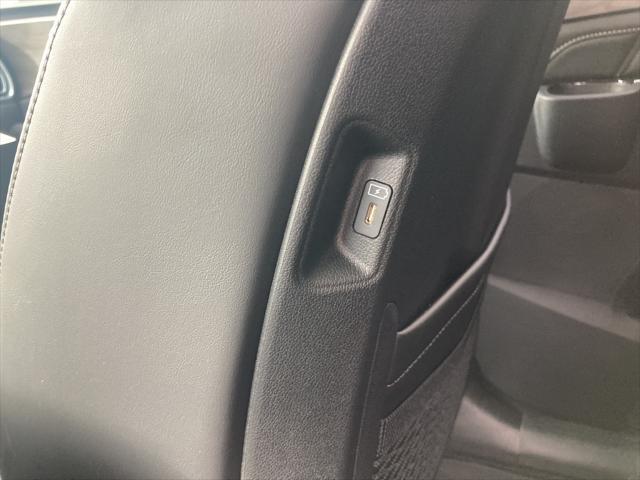 new 2025 Kia Sorento car, priced at $43,704