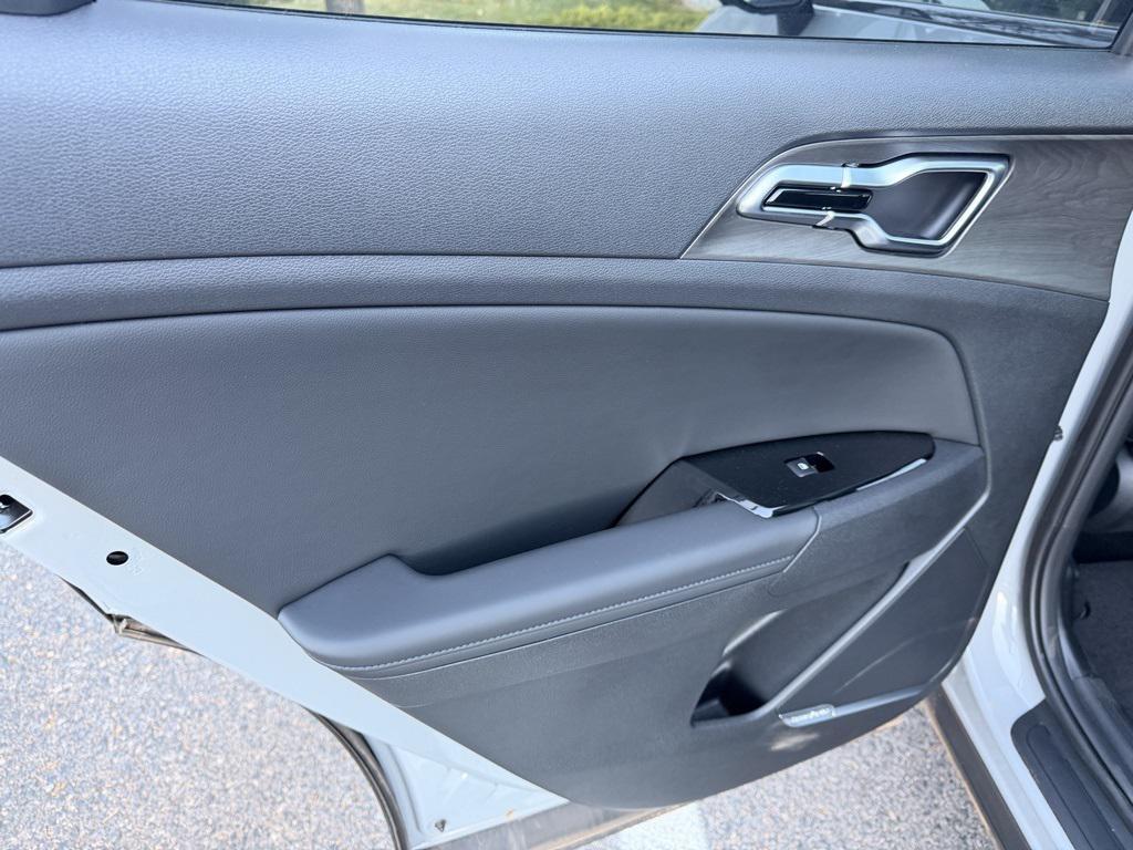 new 2025 Kia Sportage car, priced at $37,540