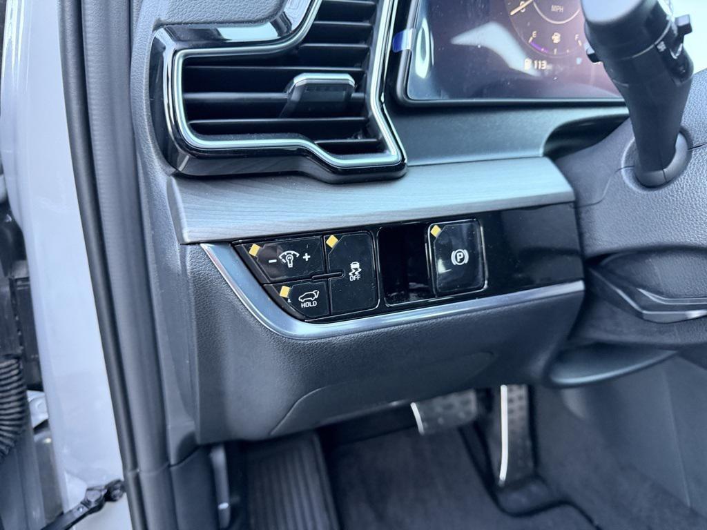 new 2025 Kia Sportage car, priced at $37,540
