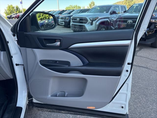 used 2019 Toyota Highlander Hybrid car, priced at $33,870