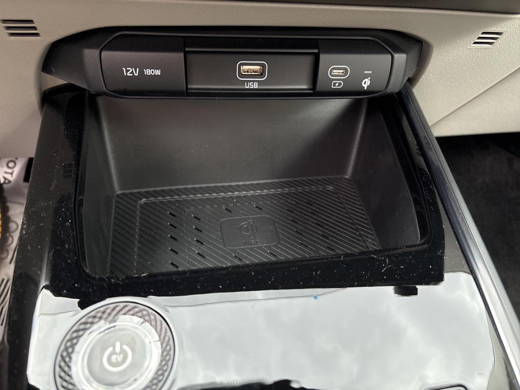 new 2025 Kia Niro EV car, priced at $46,686