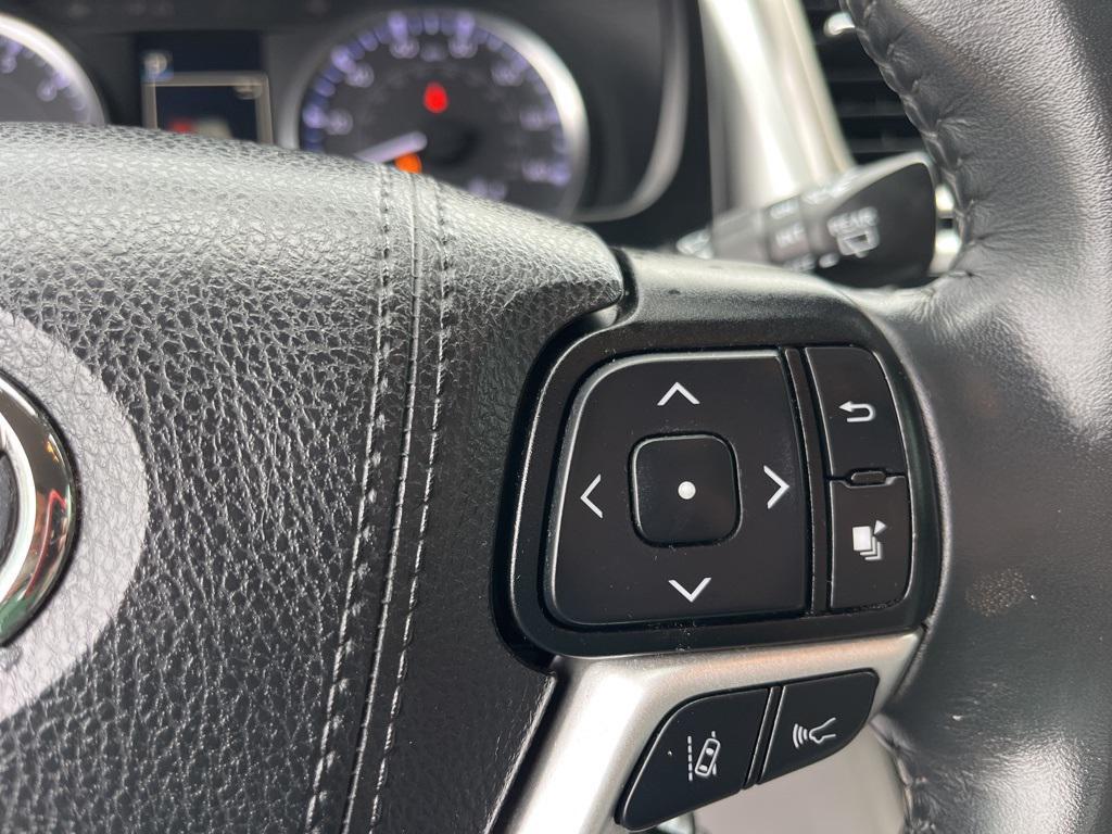used 2019 Toyota Highlander car, priced at $25,581