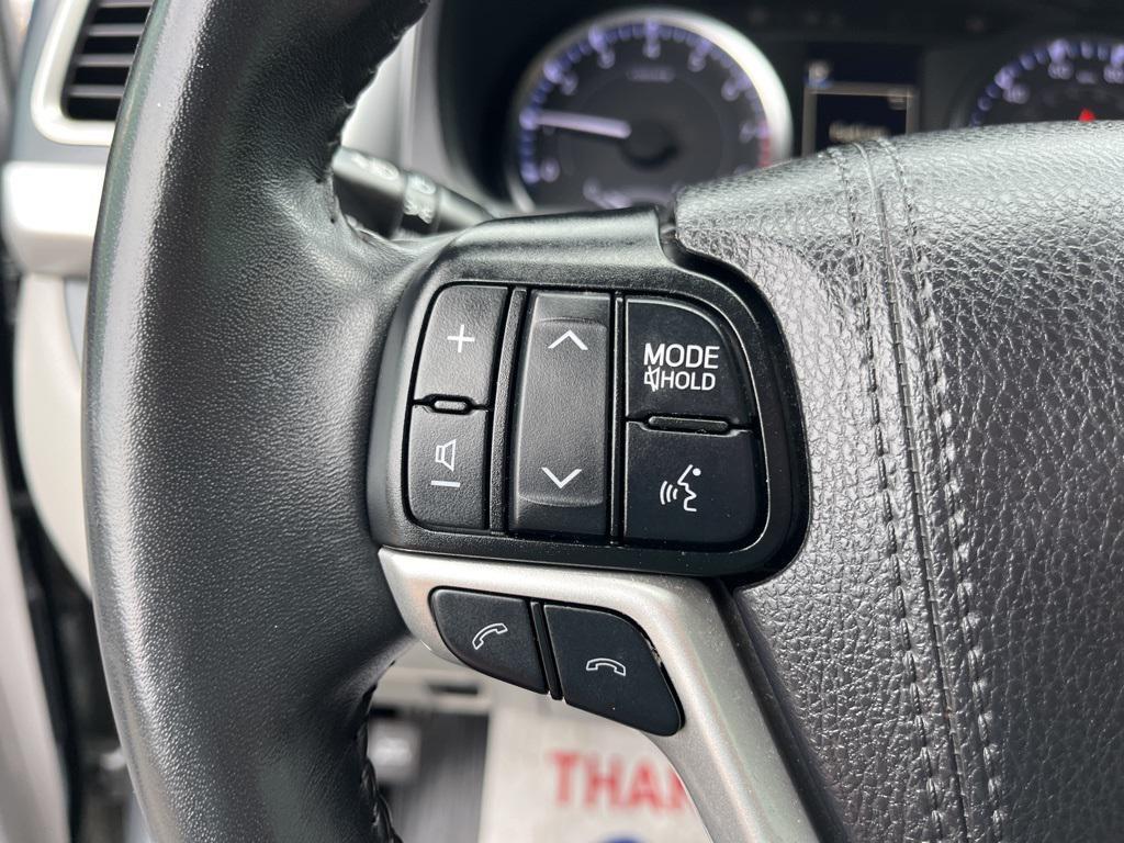 used 2019 Toyota Highlander car, priced at $25,581