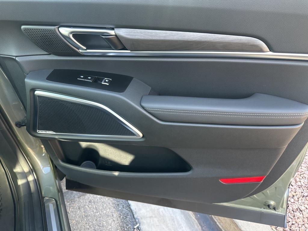 new 2025 Kia Telluride car, priced at $49,673