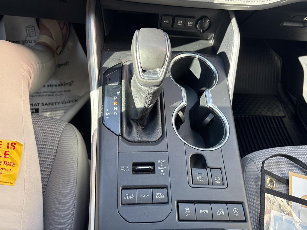 used 2021 Toyota Highlander car, priced at $27,480