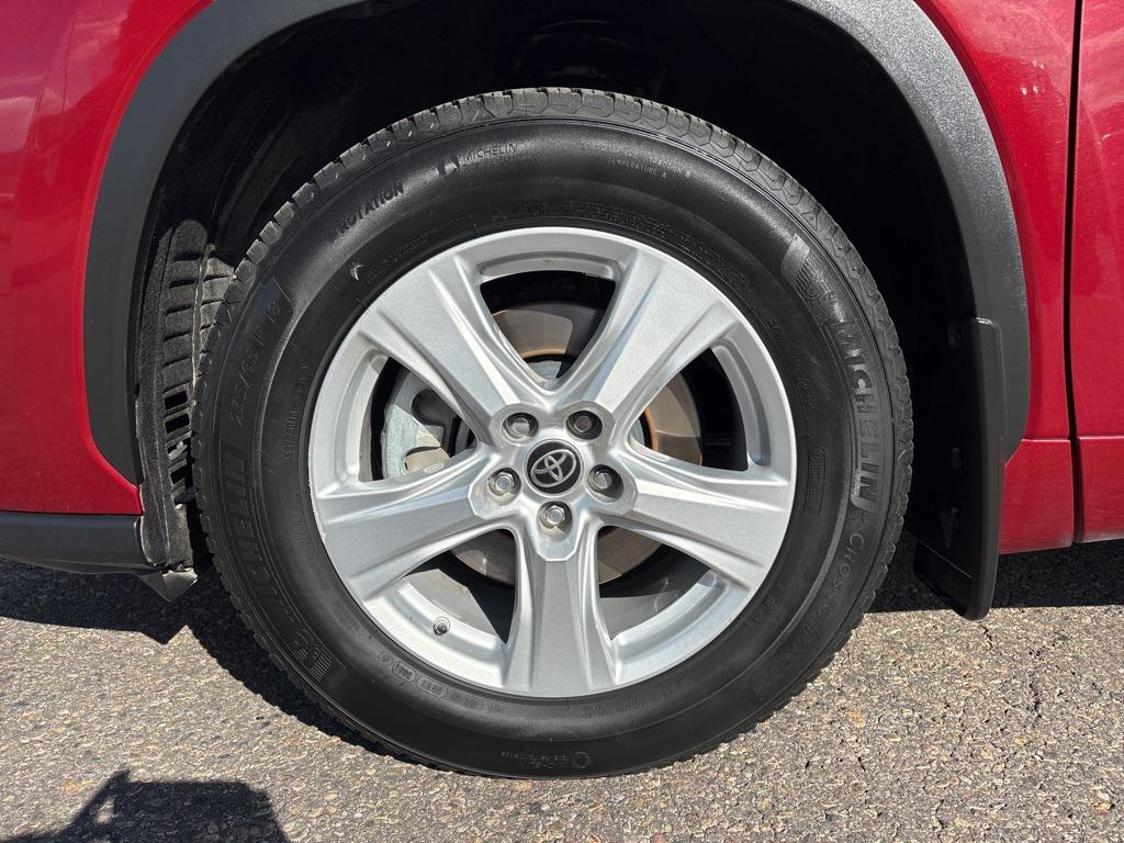 used 2021 Toyota Highlander car, priced at $27,480