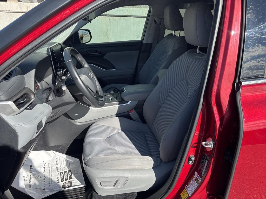 used 2021 Toyota Highlander car, priced at $27,480