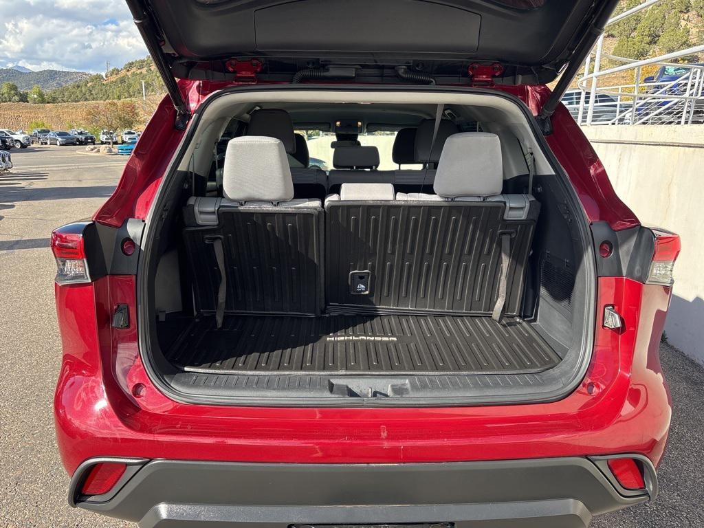 used 2021 Toyota Highlander car, priced at $27,480