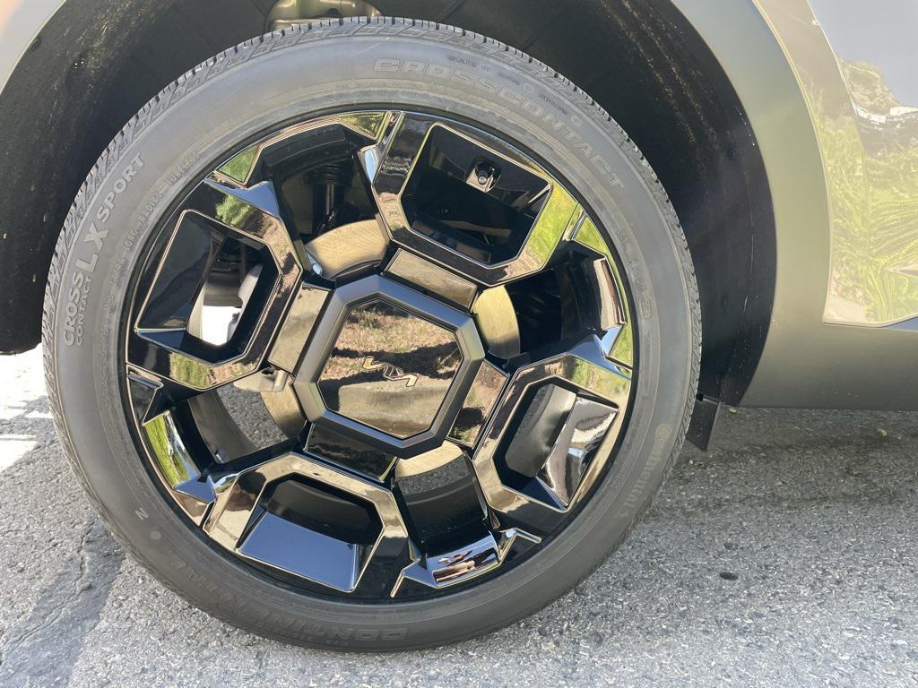 new 2025 Kia Sorento car, priced at $42,180