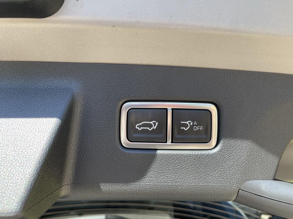 new 2025 Kia Sorento car, priced at $42,180