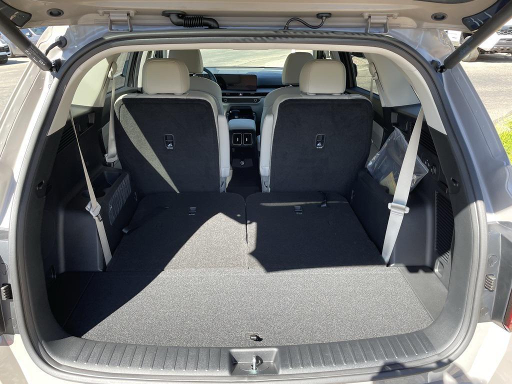new 2025 Kia Sorento car, priced at $42,180
