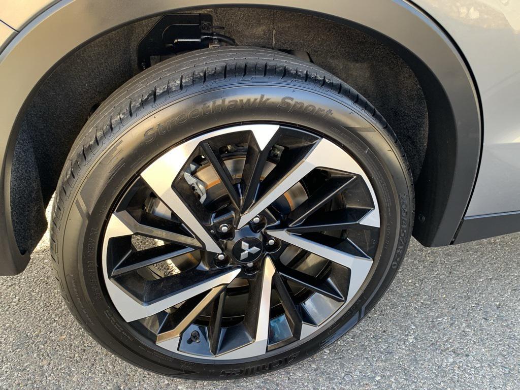 used 2024 Mitsubishi Outlander car, priced at $24,380