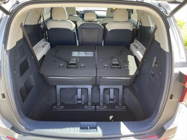 new 2026 Kia Carnival Hybrid car, priced at $55,315