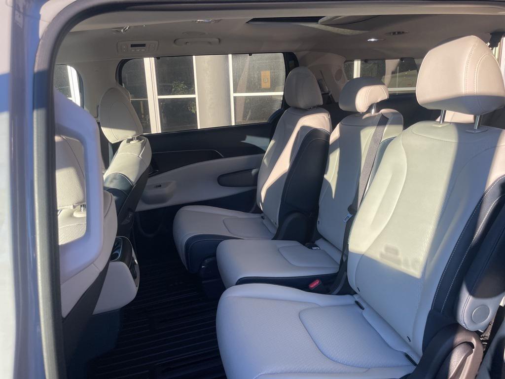 new 2026 Kia Carnival Hybrid car, priced at $53,636