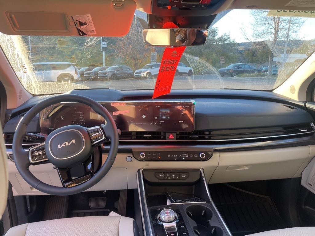 new 2026 Kia Carnival Hybrid car, priced at $53,636