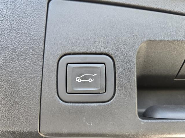 used 2023 Cadillac XT4 car, priced at $24,765