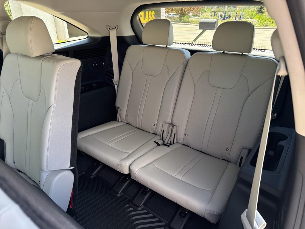 new 2025 Kia Sorento car, priced at $34,990