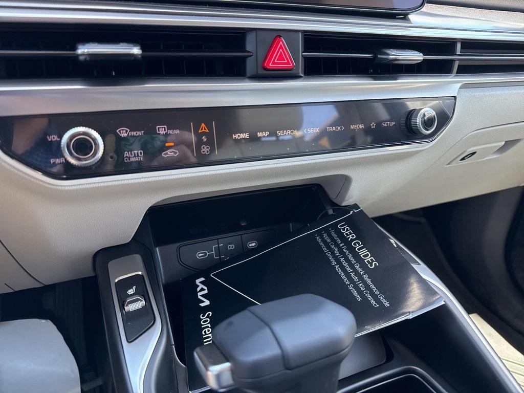 new 2025 Kia Sorento car, priced at $34,990