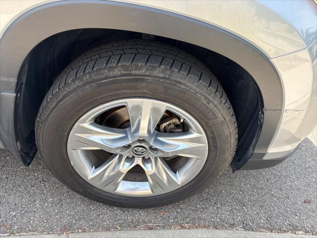 used 2016 Toyota Highlander car, priced at $23,780