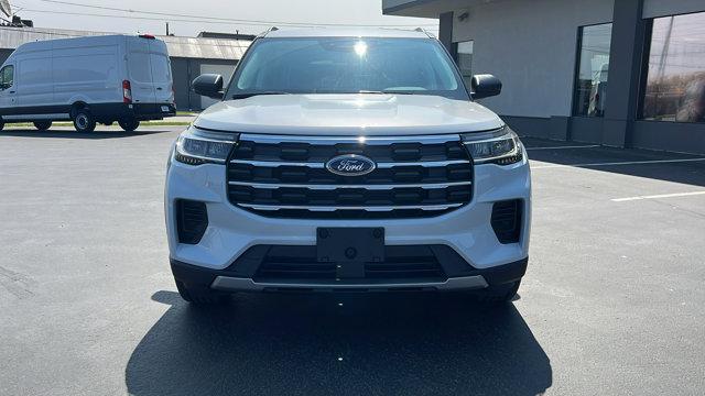 new 2025 Ford Explorer car, priced at $40,738