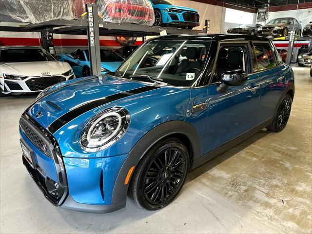 used 2022 MINI Hardtop car, priced at $23,999
