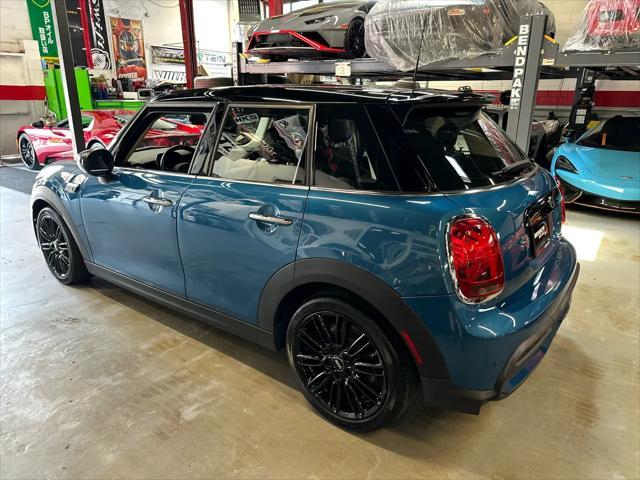 used 2022 MINI Hardtop car, priced at $23,999