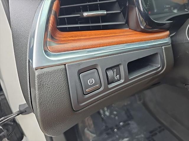 used 2022 Cadillac XT5 car, priced at $33,489