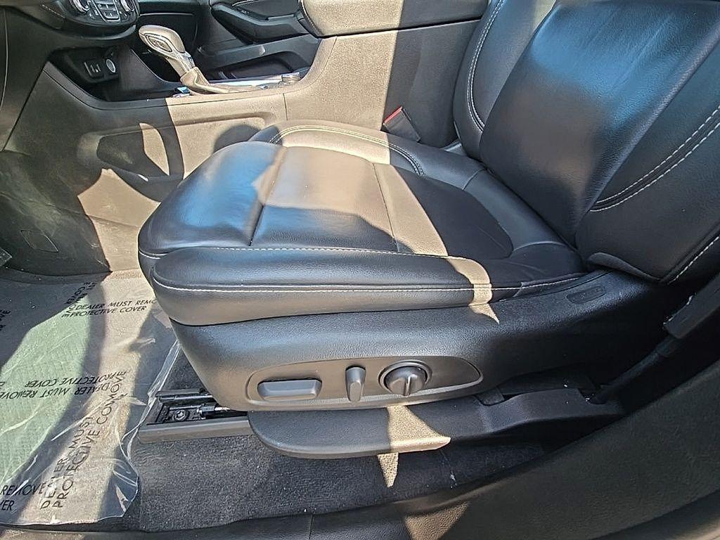 used 2023 Chevrolet Traverse car, priced at $30,500