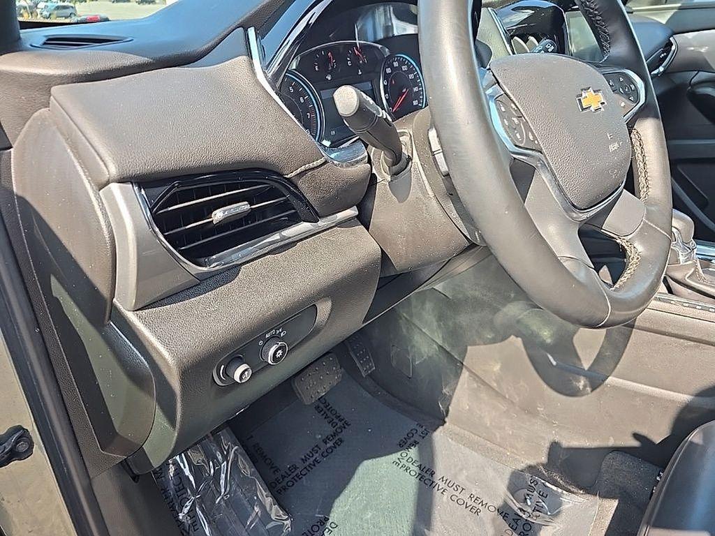 used 2023 Chevrolet Traverse car, priced at $30,500