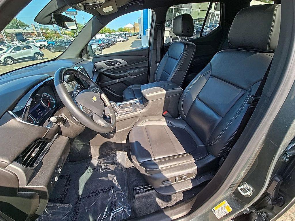 used 2023 Chevrolet Traverse car, priced at $30,500