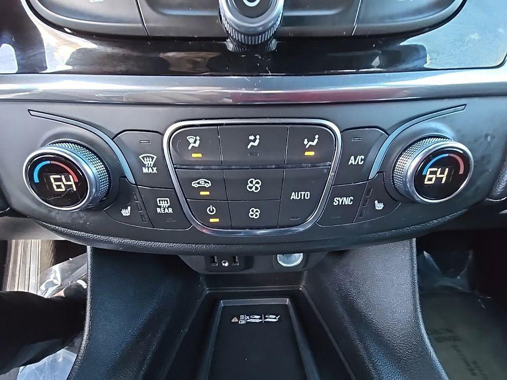 used 2023 Chevrolet Traverse car, priced at $25,319