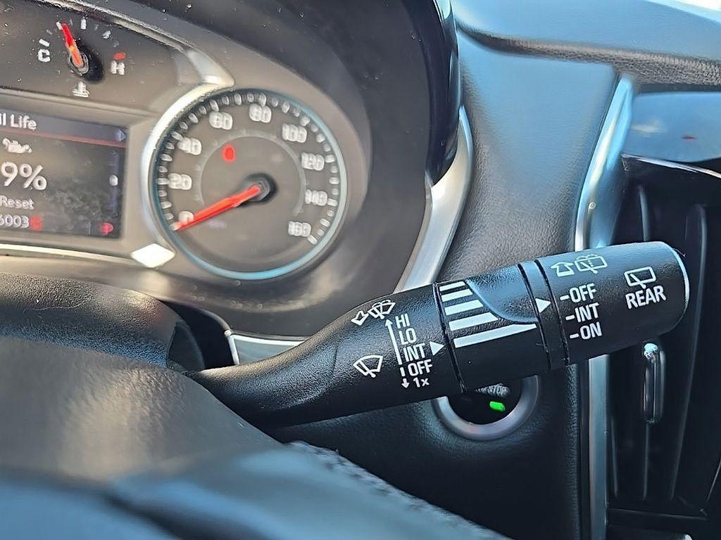 used 2023 Chevrolet Traverse car, priced at $25,319