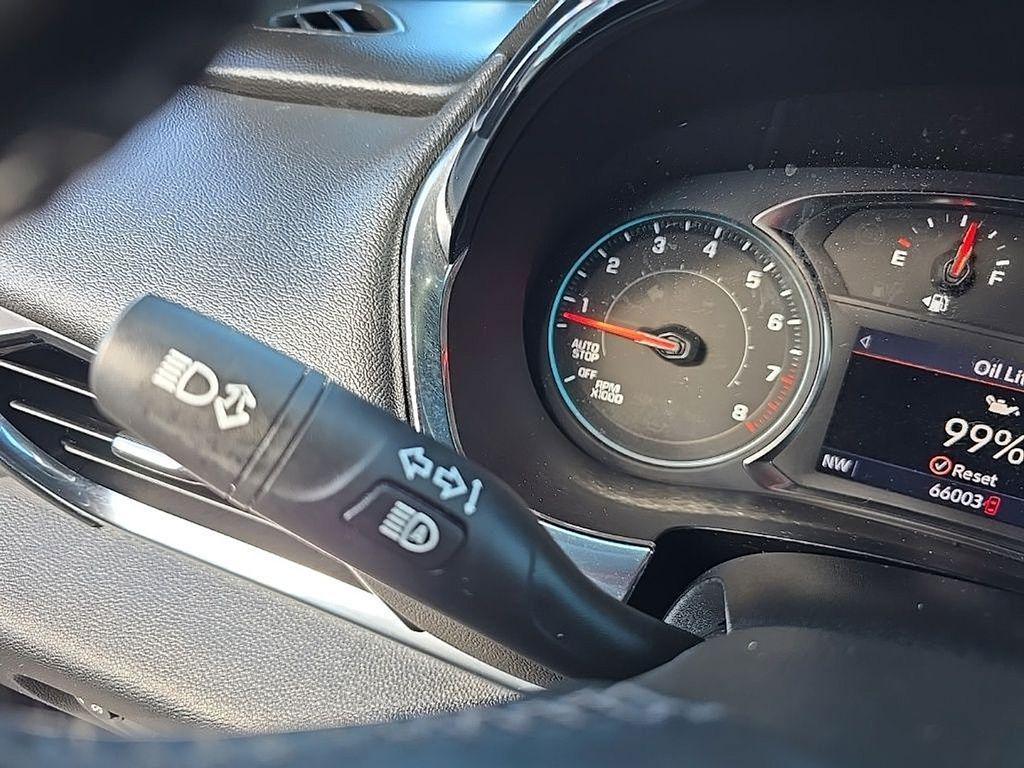 used 2023 Chevrolet Traverse car, priced at $25,319