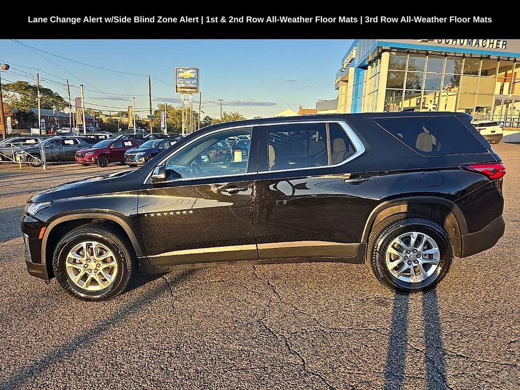 used 2023 Chevrolet Traverse car, priced at $27,000