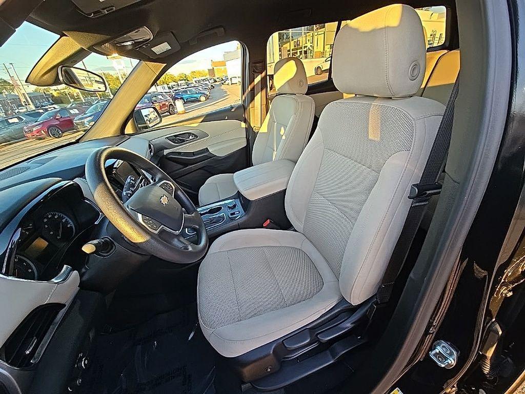 used 2023 Chevrolet Traverse car, priced at $27,000