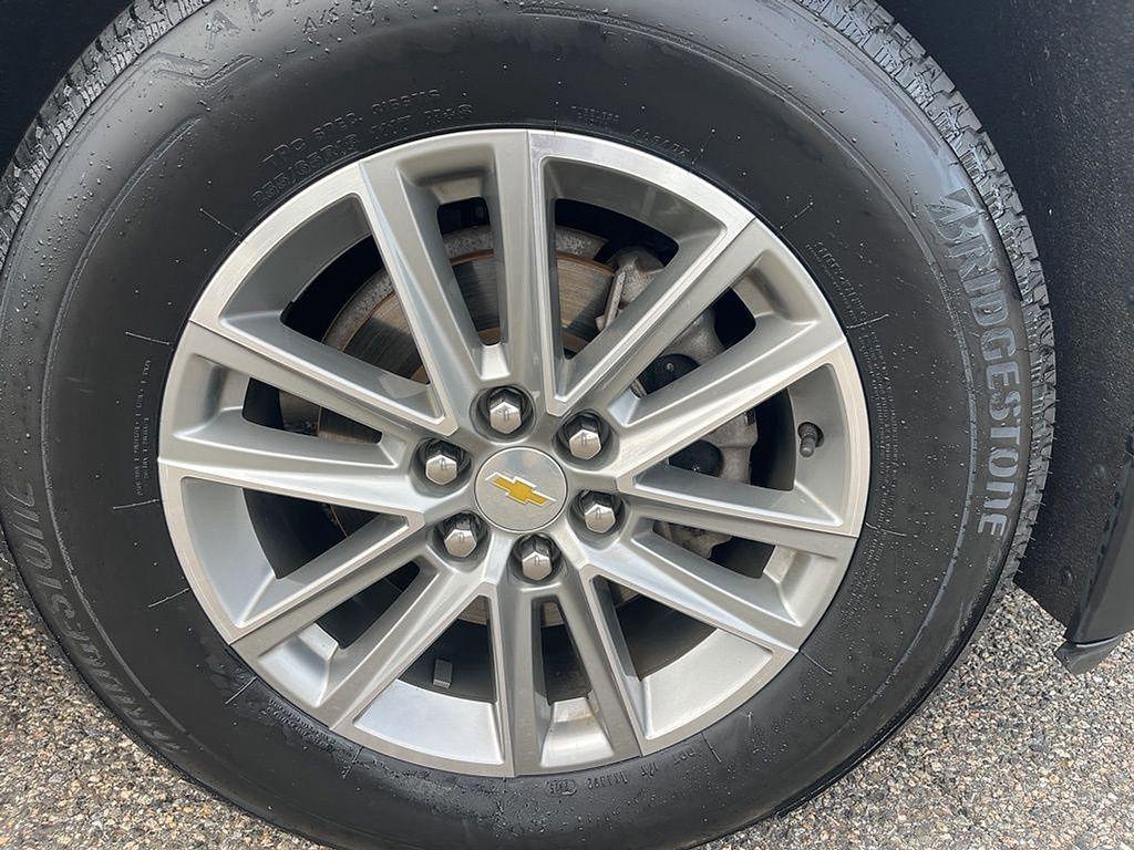 used 2023 Chevrolet Traverse car, priced at $28,391