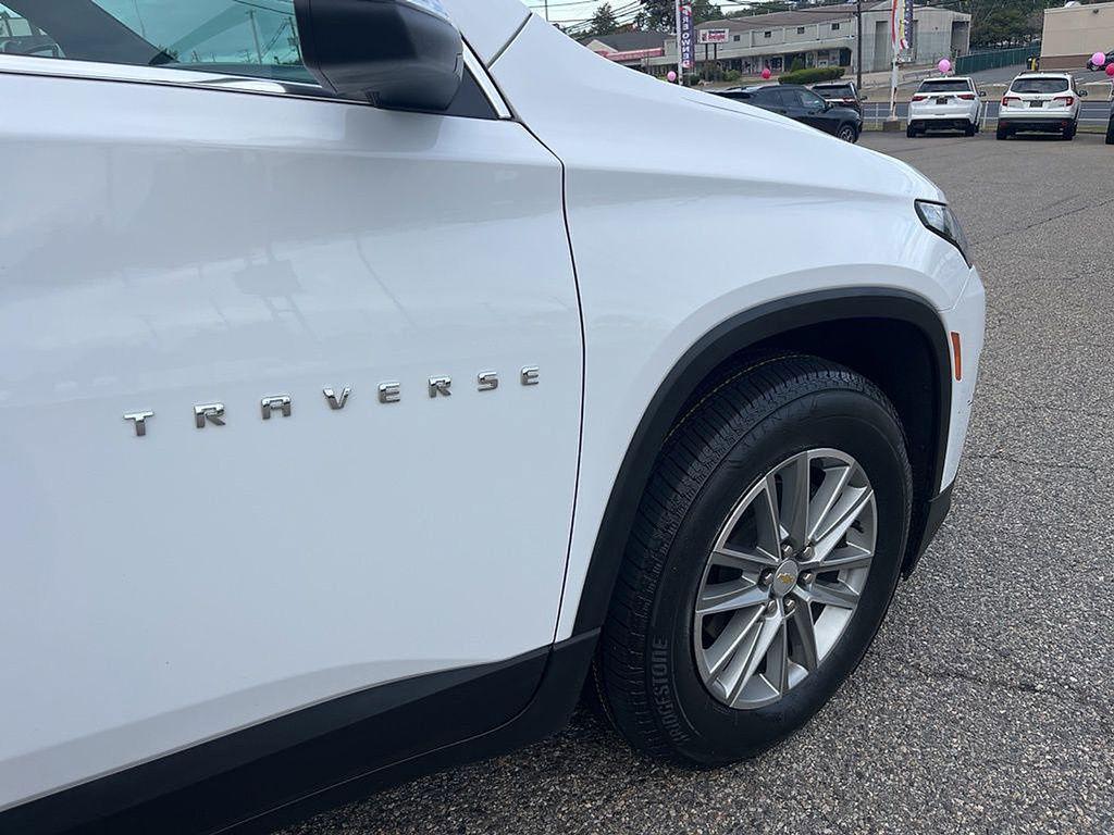 used 2023 Chevrolet Traverse car, priced at $28,391