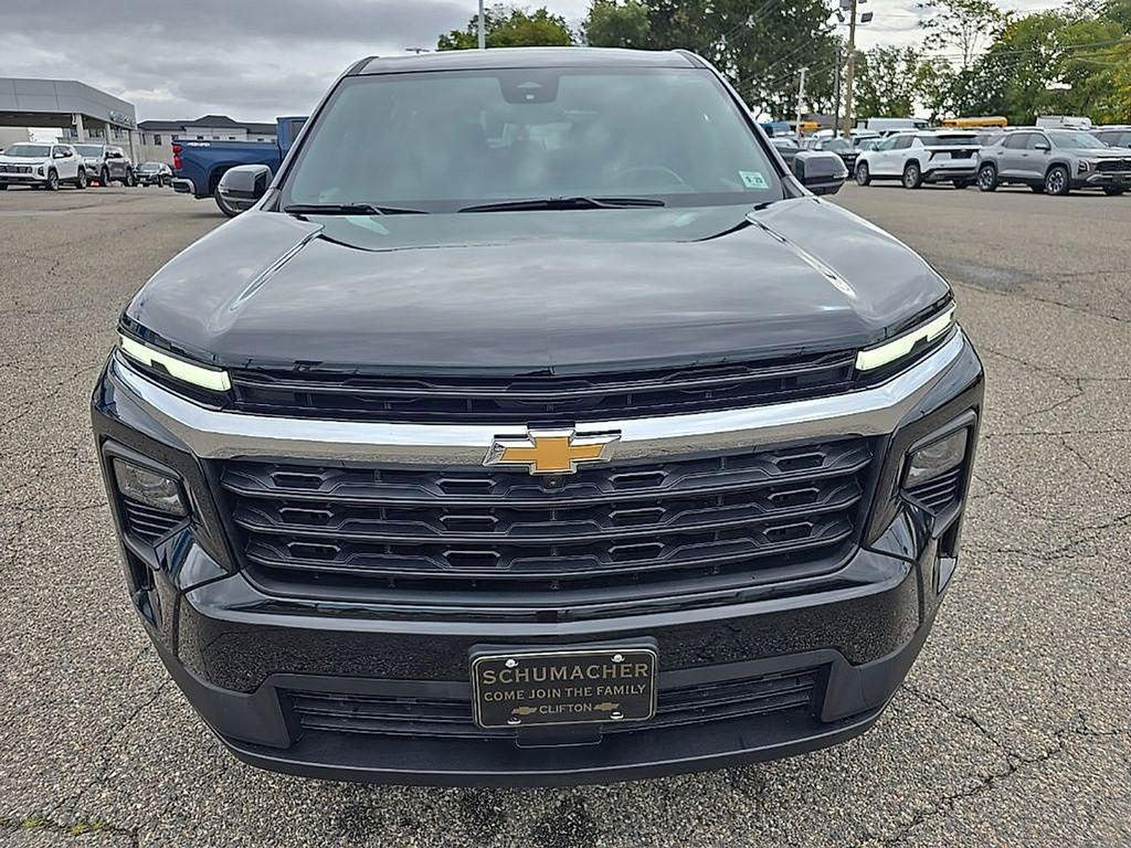 used 2024 Chevrolet Traverse car, priced at $33,000