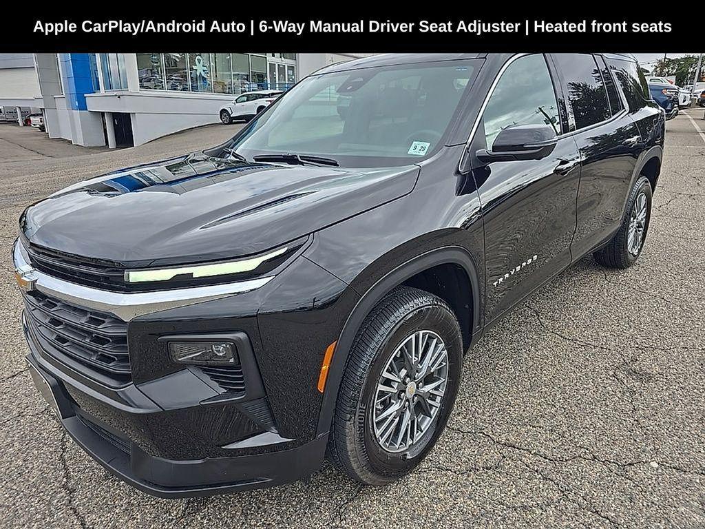 used 2024 Chevrolet Traverse car, priced at $33,000