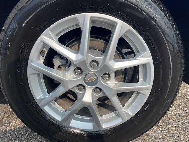 used 2024 Chevrolet Equinox car, priced at $25,356