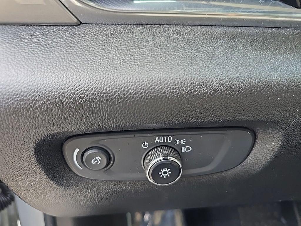 used 2022 Chevrolet Traverse car, priced at $26,375